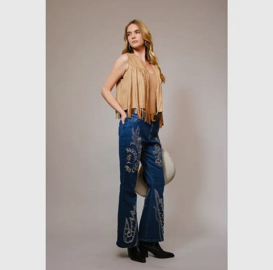 سترة ذات هامش كريمي